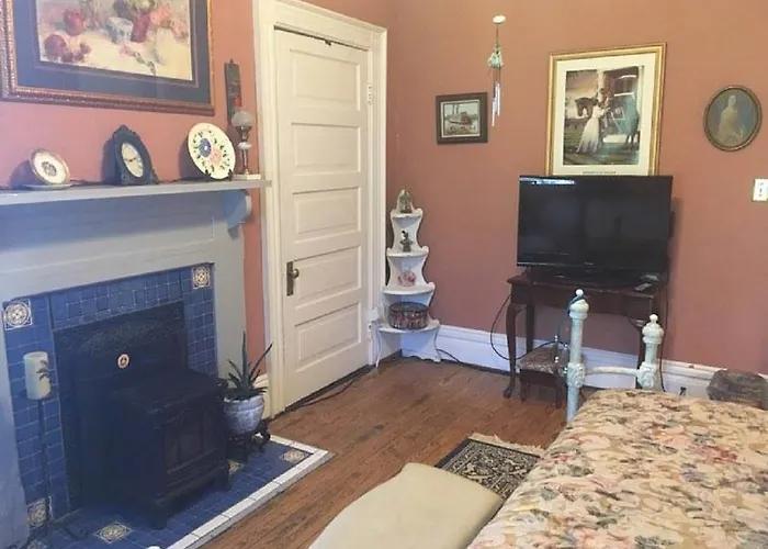 Inn Upon Moon River Plantation